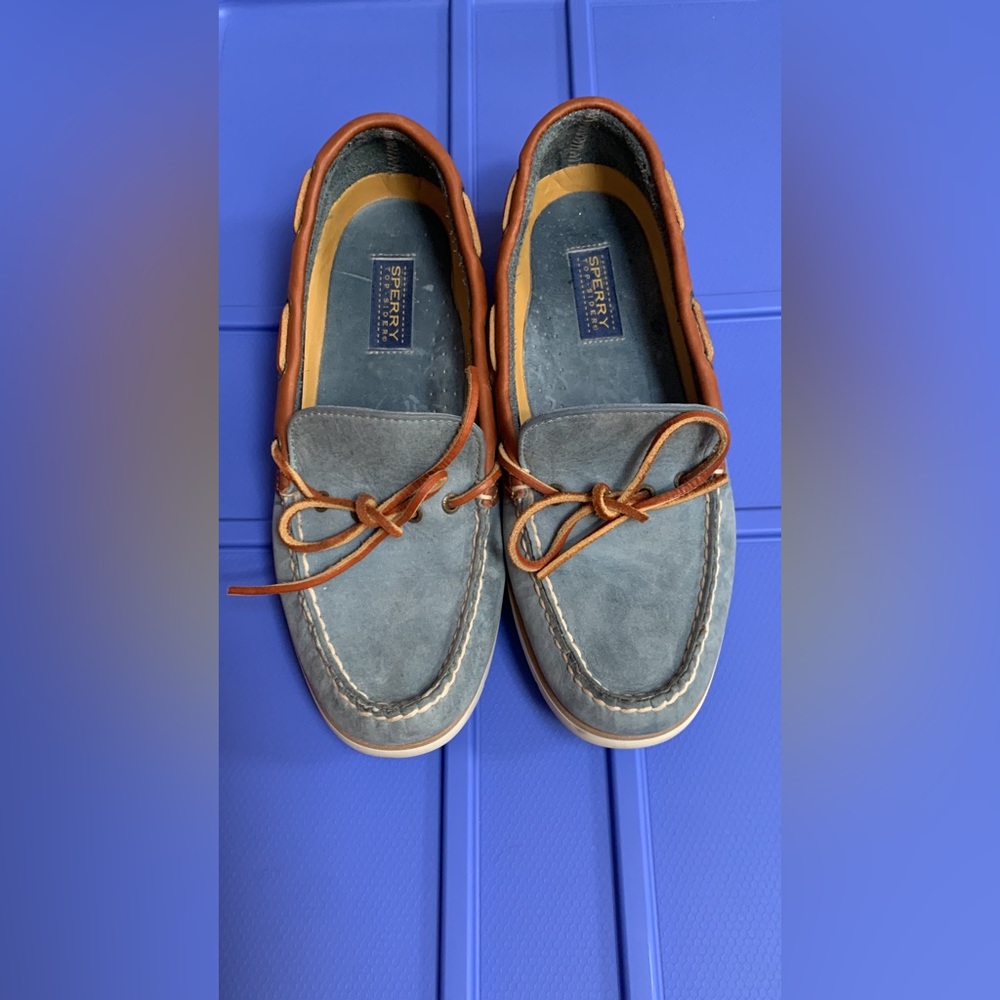 Sperry’s Top Sider Boat Shoe. Women’s size 9.